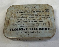 BURROUGHS WELLCOME & CO Vaporole Aromatic Ammonia Vintage Tin