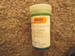 Vintage 1950 GREEN PLASTIC Prescription Pill BOTTLE -LEMON GROVE CALIF-LINDLEYS