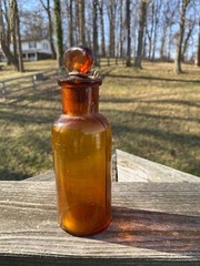 Antique Brown Amber Pharmacy Apothecary Glass Bottle with Stopper France 250