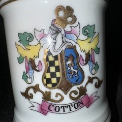 Porcelain Apothecary Jar Pulvis Gold Trim DOM Vintage Cotton