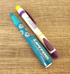 Set of 2 Drug Rep Pens – Lipitor – Pristiq – both discontinued- pharmaceutical