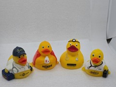 Pharmaceutical Healthcare Promotional Novelty Vinyl Yellow Ducks Lot Of 4 RARE