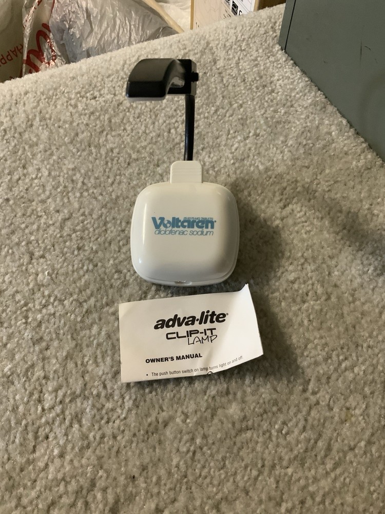 Drug Rep Pharmaceutical Advertising Clip On Reading Lamp VOLTAREN RARE Collect
