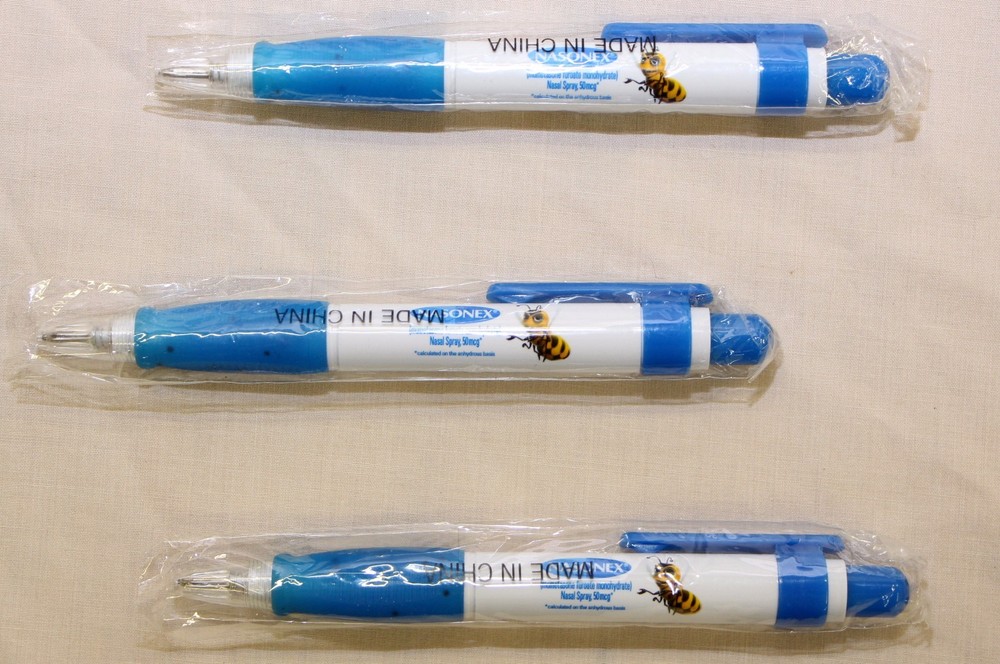 Drug Rep Pens Pharmaceutical Plastic Blue and White Unique New in Sleeve