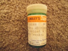 Vintage 1950 GREEN PLASTIC Prescription Pill BOTTLE -LEMON GROVE CALIF-LINDLEYS