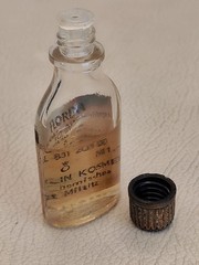 FLORENA RETRO-SOCIALIST PHARMACY – KÖLNISCH WATER