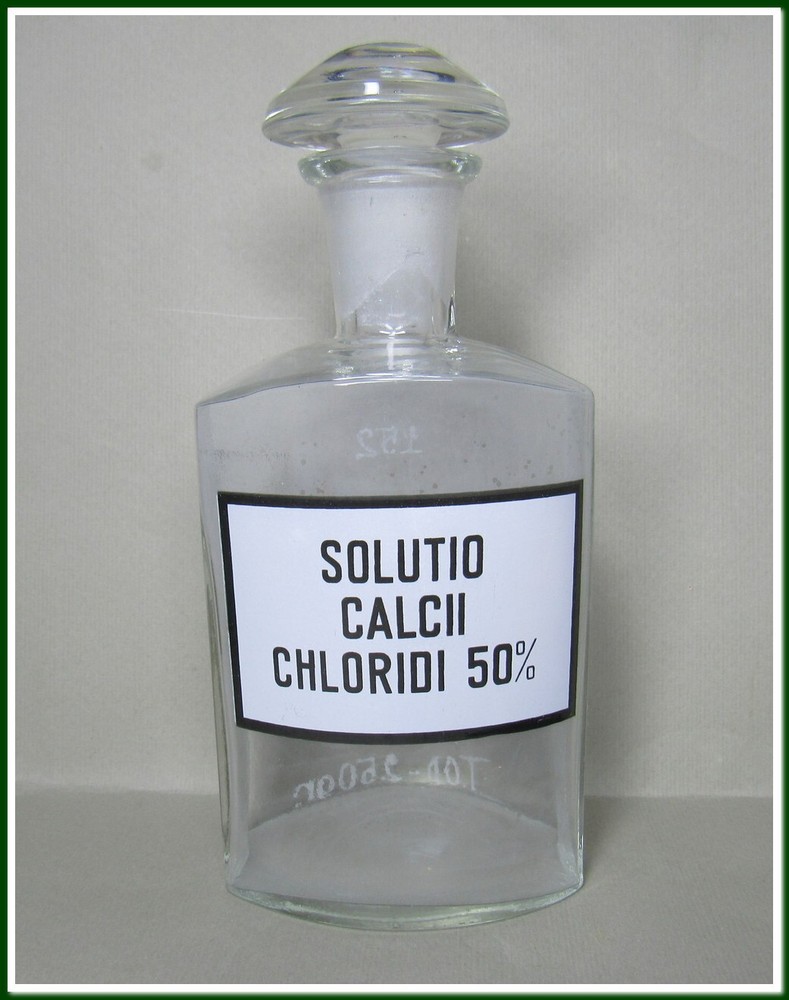 Vintage Medical Science Glass Bottle,Germany,SOLUTIO CALCII CHLORIDI 50%