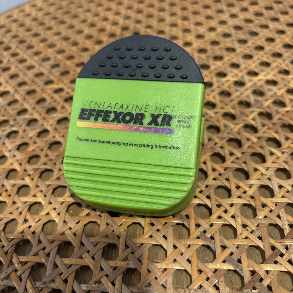 Effexor XR Clip Pharmaceutical Promo Item Magnet