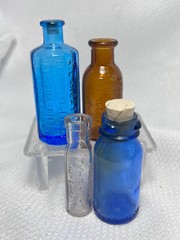 Vtg Blue Brown & Clear Drug Store Pharmaceutical Mini Decorator Lot Of 4 Bottles