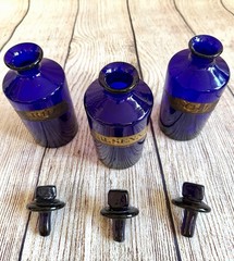 3 x ANTIQUE 1850’s APOTHECARY COBALT BLUE JARS CHEMIST PHARMACY BOTTLES 22cms