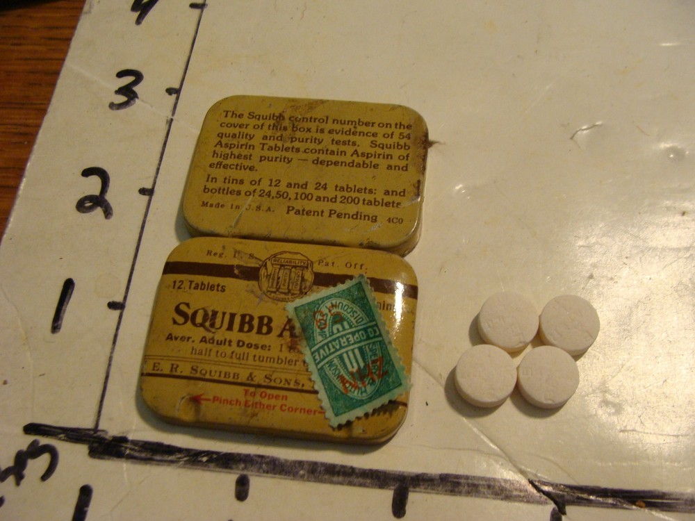 VINTAGE SQUIBB ASPIRIN TABLETS IN ORIGINAL CONTAINER & SPERRY & HUTCHINSON STAMP